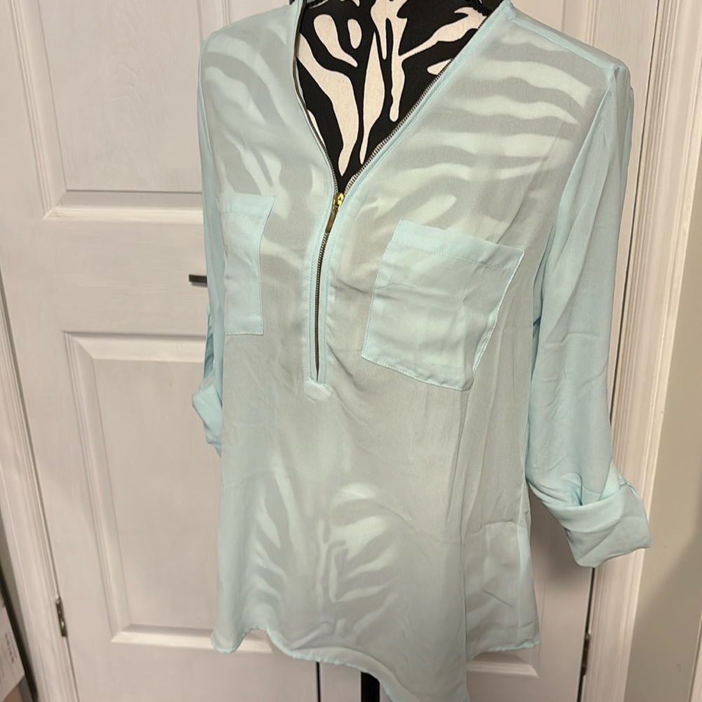 3/$25 bundles-Reitmans zippered shear blouse- med